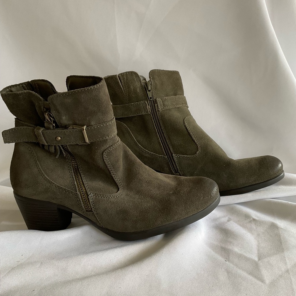 Earth Origins Olive Green Suede Tori Ankle Booties 10